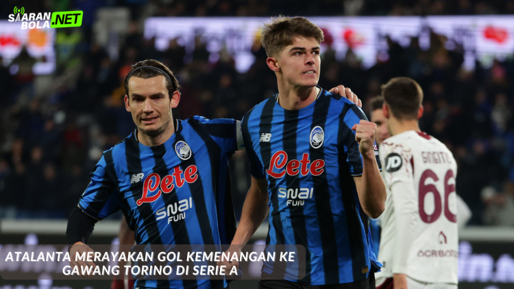 Pemain Atalanta merayakan gol kemenangan ke gawang Torino di Serie A, dengan Mario Pasalic berlari menghampiri suporter.