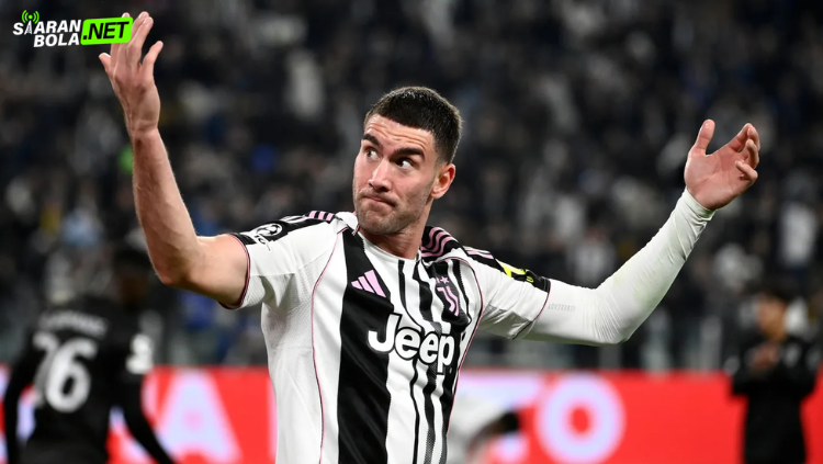 Dusan Vlahovic menunjukkan ekspresi ragu saat negosiasi kontrak baru bersama Juventus | siaranbola