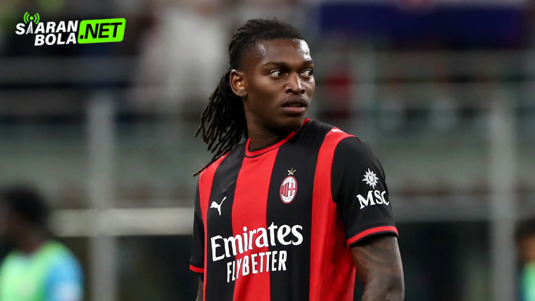 Rafael Leao berseragam AC Milan menolak tawaran Fenerbahce di bursa transfer 2026