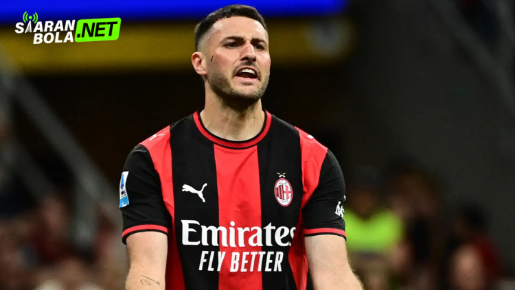 Santiago Gimenez berseragam AC Milan dikabarkan selangkah lagi hengkang ke FC Porto dengan skema pinjaman dan opsi pembelian 20 juta euro di bursa transfer musim panas 2026.
